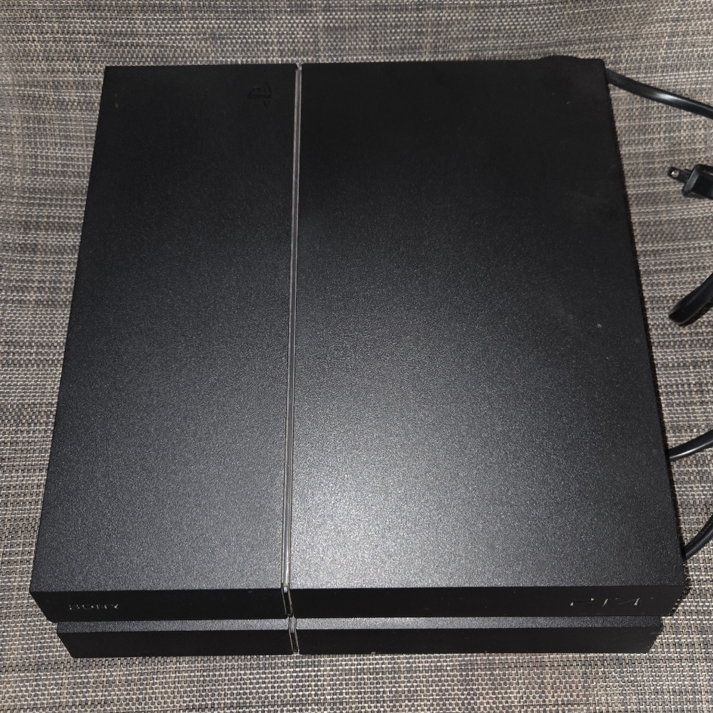 Sony PlayStation 4 Matte 500GB HDD Console, Camera, Controllers, Games Bundle. - Picture 10 of 12